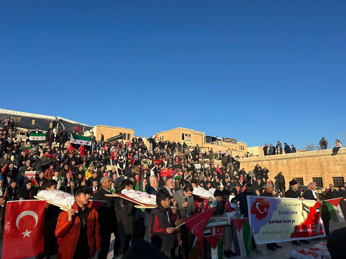 Dualarımız ve kalbimiz Gazze'li kardeşlerimizle....
İl Başkanımız Zehra Ay, İl Yönetim Kurulu Üyelerimiz ile birlikte Balıklıgöl'de yapılan Gazze İçin Dua programına katıldı.

Soykırımcı İsrail'in zulmüne karşı her daim Filistinli kardeşlerimizin hakkını savunmaya devam edeceğiz.