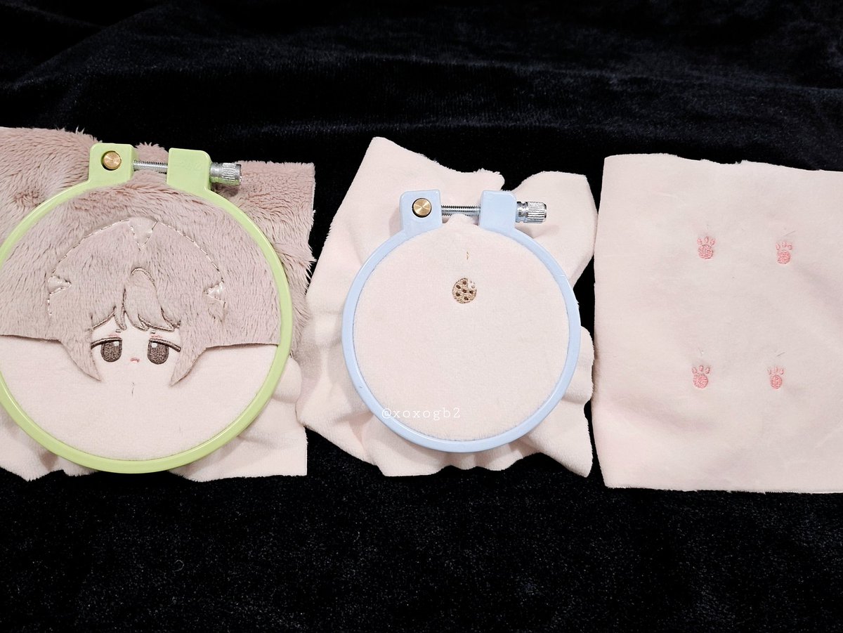 미니빔 쏘는 중! 닮아져라~ 닮아져라~
아꾸 닮을 아꾸 동생 아꾸

#꼬삐네_수제솜 #꼬삐꾸뛰르