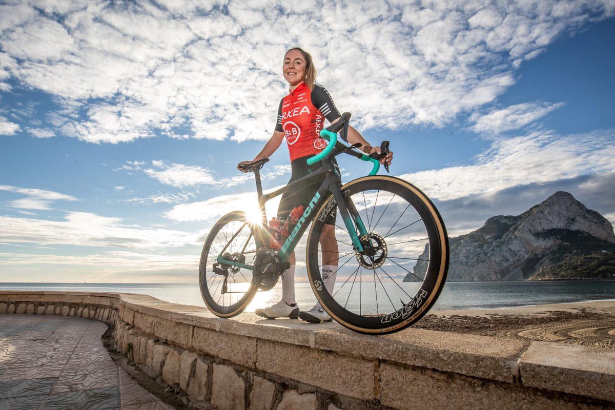 ✨ Hello 2025 ! Mes meilleurs vœux pour cette nouvelle année ! À bientôt sur le bord des routes ✌️😎

<a href="/arkeabbhotels/">ARKEA-B&B HOTELS</a>