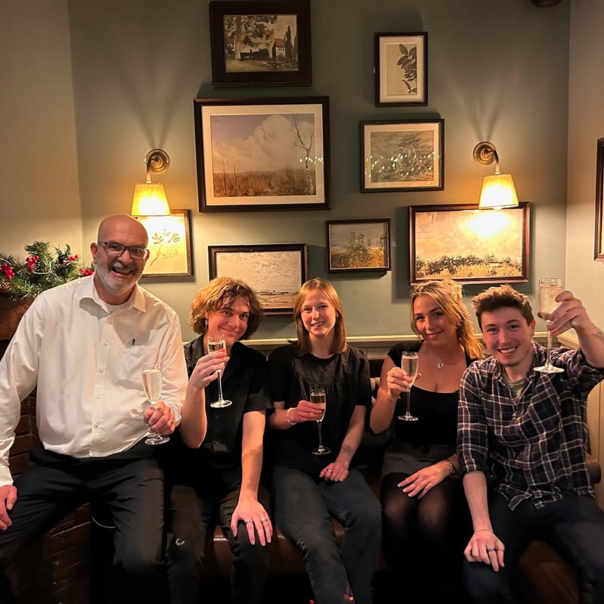 Pinch, punch and a bloody Mary or two. Here's hoping the heads aren't too bad this morning and of course if you need somewhere to recover we know a few places that might be able to help. 
In the meantime here's a few of our favourite snaps from last night's NYE swarays
#2025 #NYE