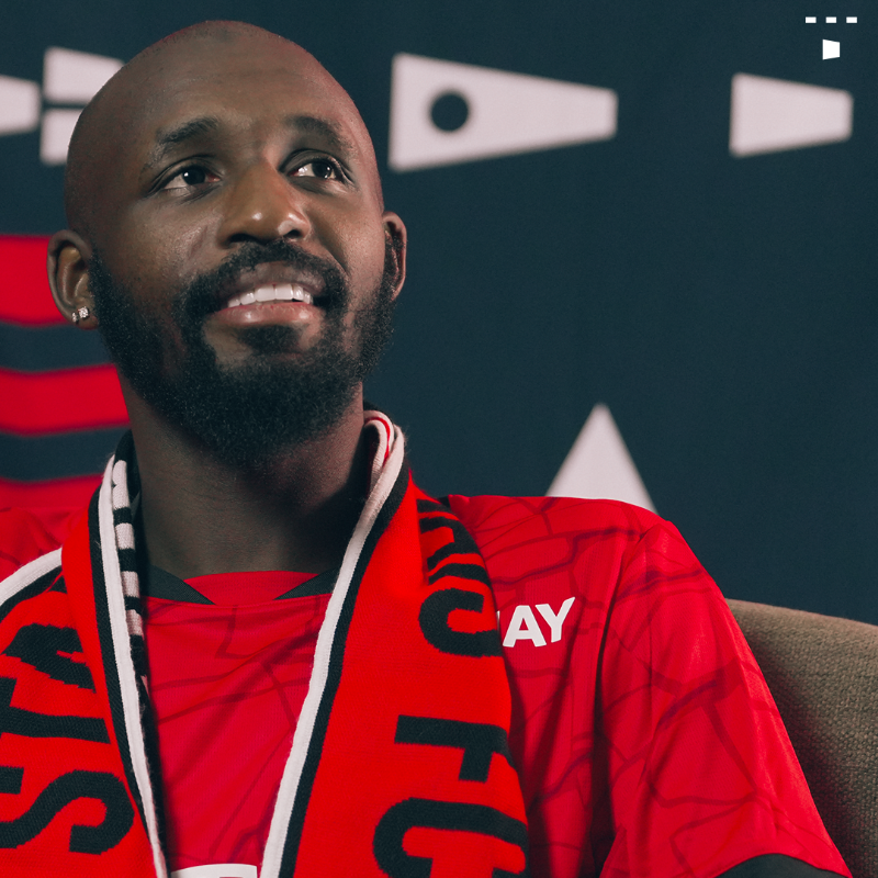 staderennais's tweet photo. 𝗦𝗲𝗸𝗼 𝗙𝗼𝗳𝗮𝗻𝗮 𝗲𝘀𝘁 𝗥𝗼𝘂𝗴𝗲 𝗲𝘁 𝗡𝗼𝗶𝗿 ✍️

Époustouflant avec Lens en 2022 et en 2023, le milieu de terrain s'engage jusqu'en 2029 avec le SRFC. Bienvenue Seko. ✊