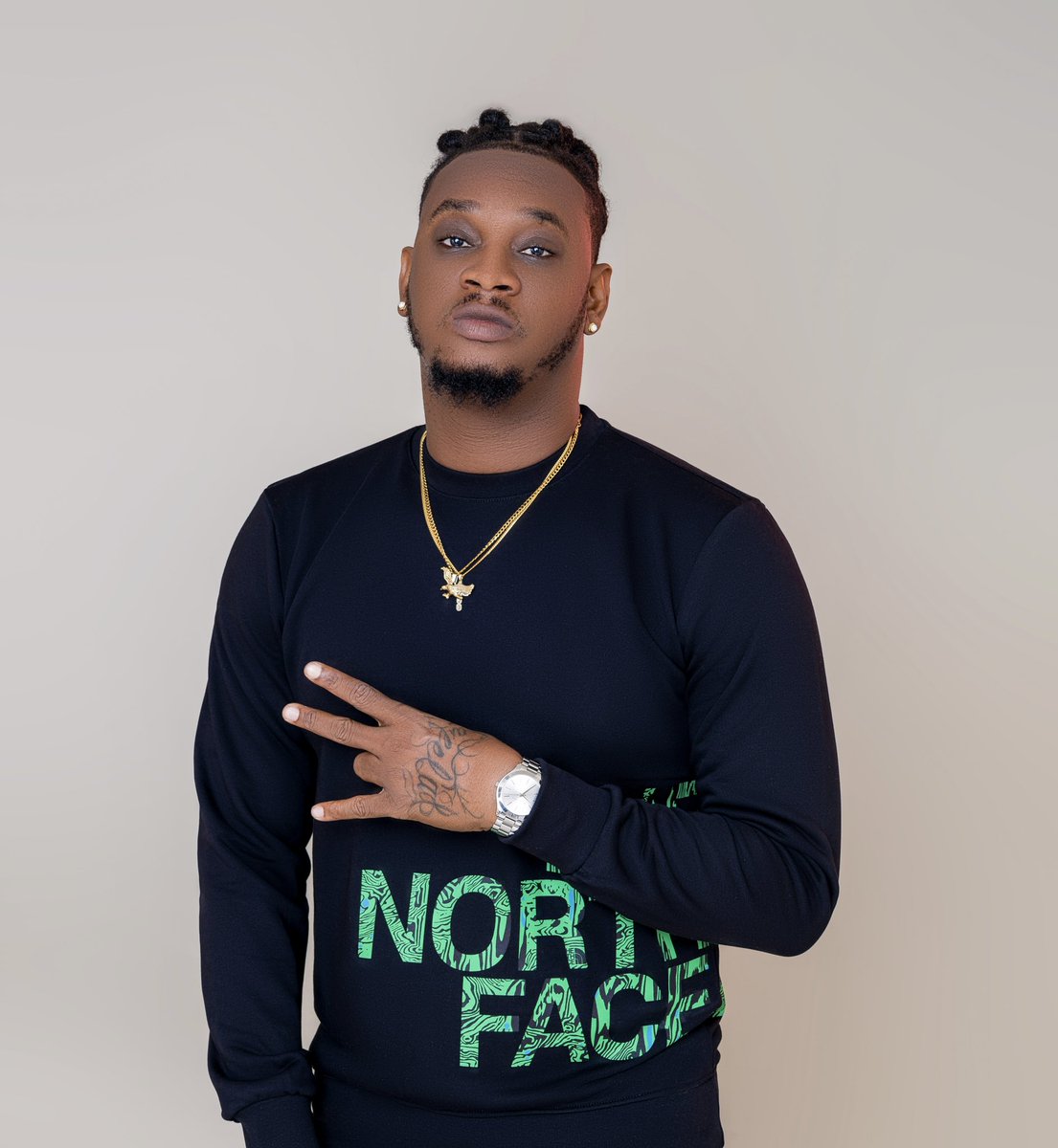 kenfsofficiel's tweet image. Bòn ane tout moun, bwè anpil dlo
Desann tansyon nou, plis sajès paske lavi a ap vin pi gwo nèg chak jou, ou pa gen ponyèt pou li, kenbe moral ou wo, avanse jan w kapab.
Sante, pwosperite.
Epi Randevou ak Panda 🐼 se pou???😎