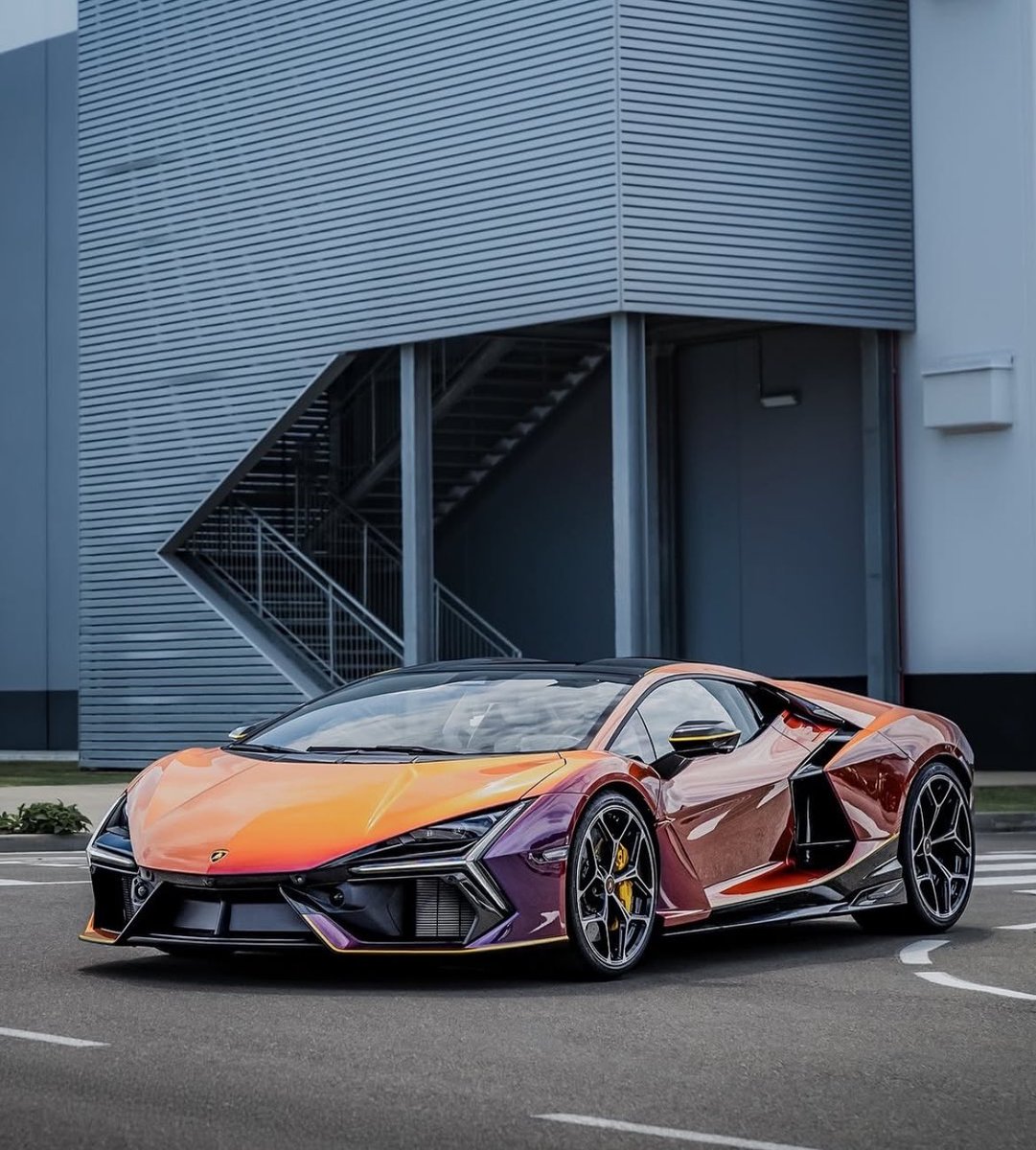 LuxuryCars365's tweet photo. Lamborghini Revuelto 😈 https://t.co/fjMN4rXGFq