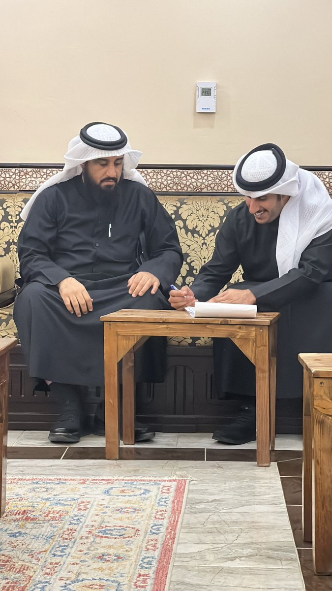 الحمدالله الذي بنعمته تتم الصالحات

تم بحمد الله وفضله " عقد قراني "
سائلا المولى عز وجل لنا ولكم التوفيق

اخوكم : نايف صالح حجي المخيشم