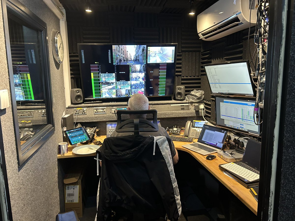 Project 4 Broadcast tweet media