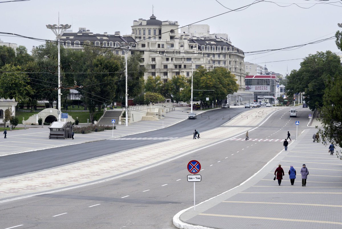 stiripesurse_ro's tweet photo. Jale în Transnistria după oprirea gazelor. Populația sfătuită să blindeze geamurile și ușile cu pături și să treacă pe radiatoare electrice
#republicamoldova #moldova #transnistria #gazrusesc #energieelectrica #MoldavskaiaGRES #gazprom #moldovagaz #OPCOM
https://t.co/fRrH1YPyYM https://t.co/5tYgPWlNHA