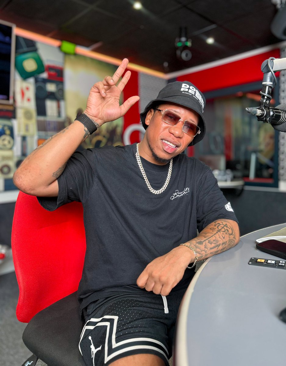 gagasifm's tweet photo. π In 2025, whatever you do. Ungalikhohlwa izaza because the future promises to be very bright ππΎ especially if you listen to Gagasi FM π»
You are tuned-in to the #BlockPary πΆ
#GagasiFM
#TheSoundOfKZN
π» : @gagasifm
π» : https://t.co/ZxWJ2Kdv83
π² : (063) 839-9959 https://t.co/JHywnnFwqj