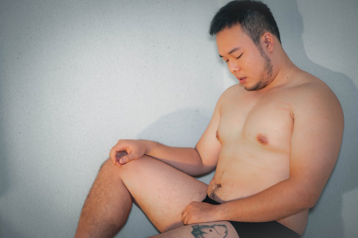 新年快樂❤️
2025年希望可以變得...
更好看一點點
更有錢一點點
更粗更大隻一點點（全身
更可愛一點點
更厲害一點點（尤其是專業技能上
更自信一點點
更勇敢一點點
感覺今年又有得忙了呢
📷credit :<a href="/Littlejun1114/">攝影師小浚</a>