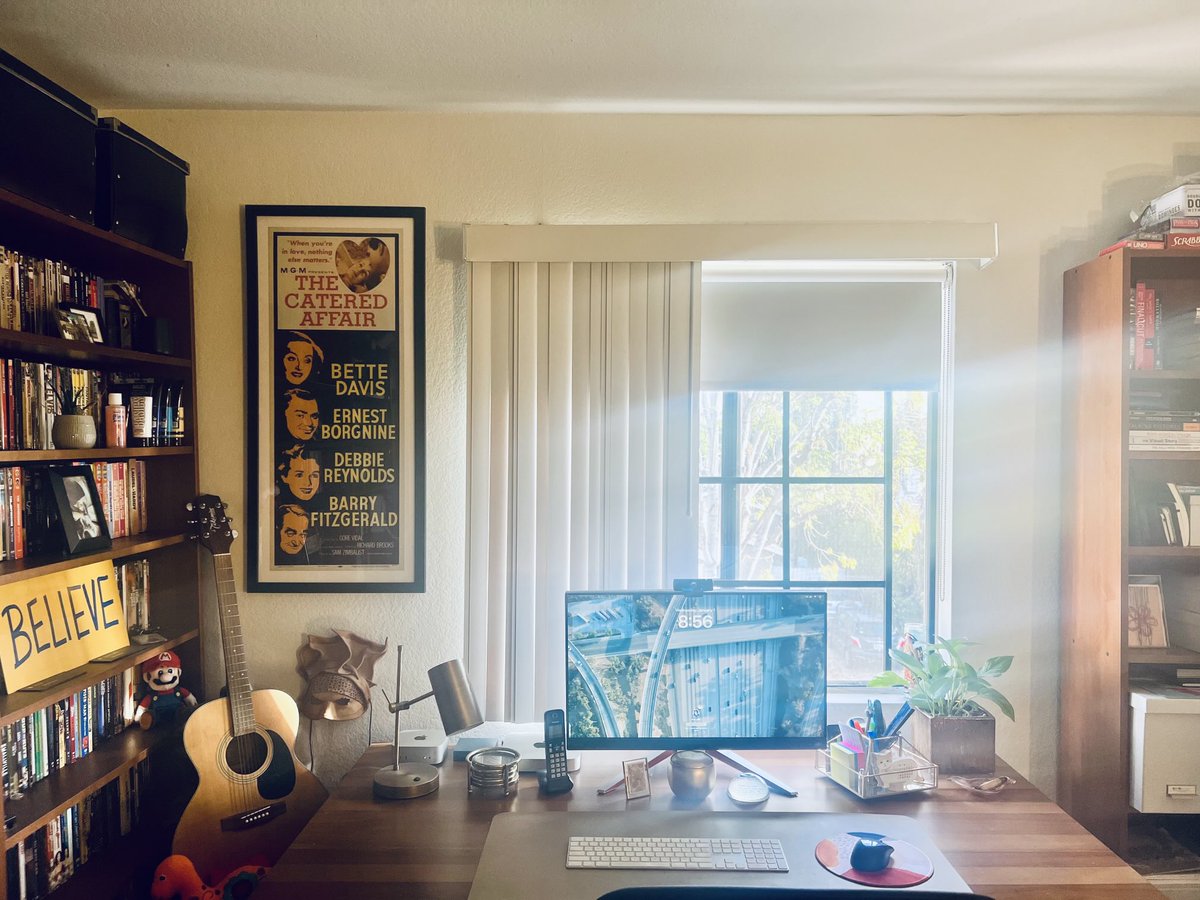 analydiamonaco's tweet photo. Kicked off 2025 by checking email, stopping by all my social channels, and started prepping for 2025 #fabsix Winter/Spring Writers Group.
Next? To get our home nice and organized, take care of my furry babies, journal, exercise, then get ready for my NYDAY hang 🫶 Let’s do this! https://t.co/EiQiWZJrQt