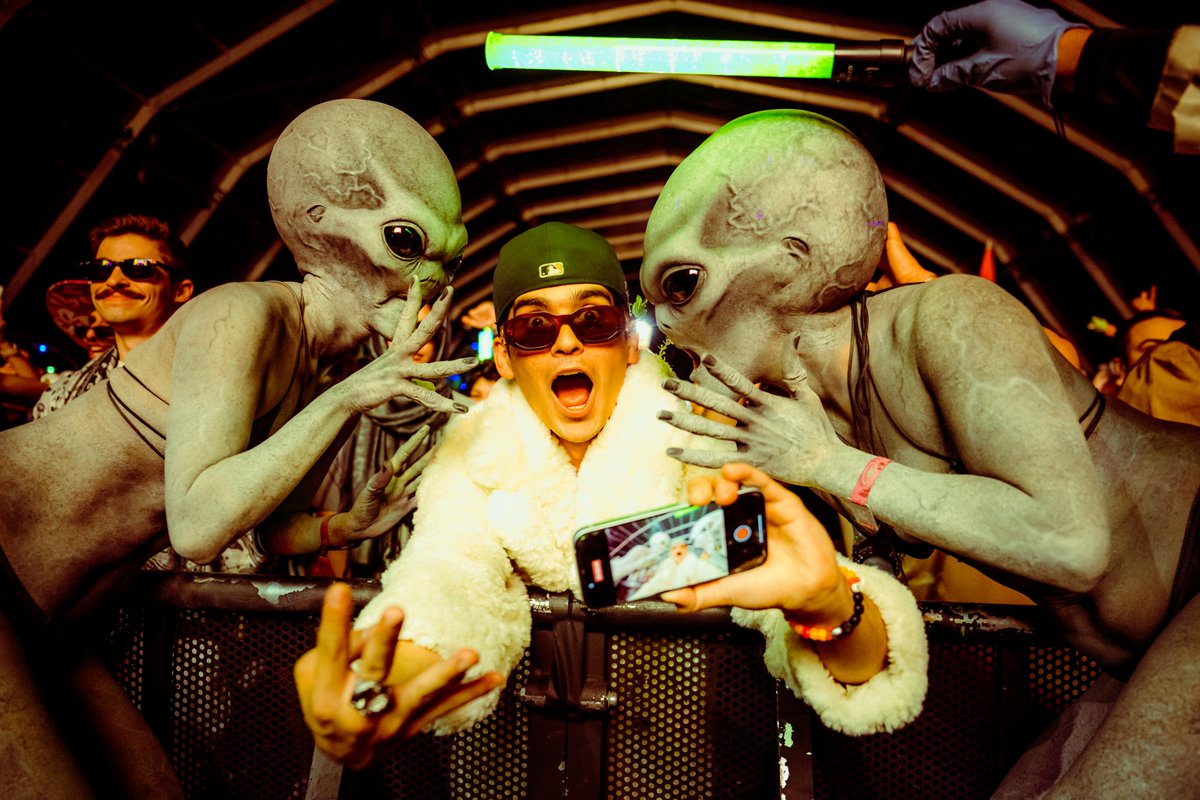>1/1/2025_EARTH< THANK U HUMAN PARTY PEOPLE__‼️🛸💚🌎 >YU PARTIED IN RAVELAND LIKE NEVER BEFORE and MADE THIS THE BEST INVASION YET_‼️💚👽🎉💫

>WISHING WE COULD DO IT ALL OVER AGAIN__LUHV YUUU_‼️🛸🚀💥