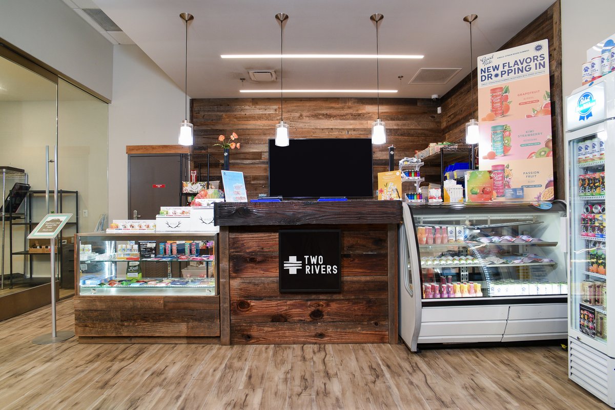 tworivers_sac's tweet photo. ✨ Hello, 2025! ✨ Ready to make this year one for the books? Stop by Two Rivers Wellness to explore our extensive lineup of top-quality #selfcare goodies. Let’s make this year your most balanced yet. 🌱 Order now: https://t.co/SVJz2tf6Tr #newyear #cannabis #dispensary #weed #ouid