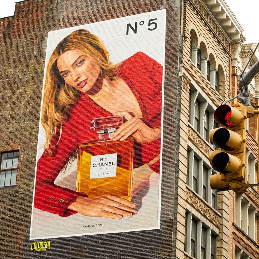 COMMBCA's tweet image. Best OOH creative last week— via OOH Today 

Full article: oohtoday.com/ooh-best-creat…
—-
Sign up for our newsletter at lnkd.in/gjuTaBSJ to stay up to date on the release of new materials!