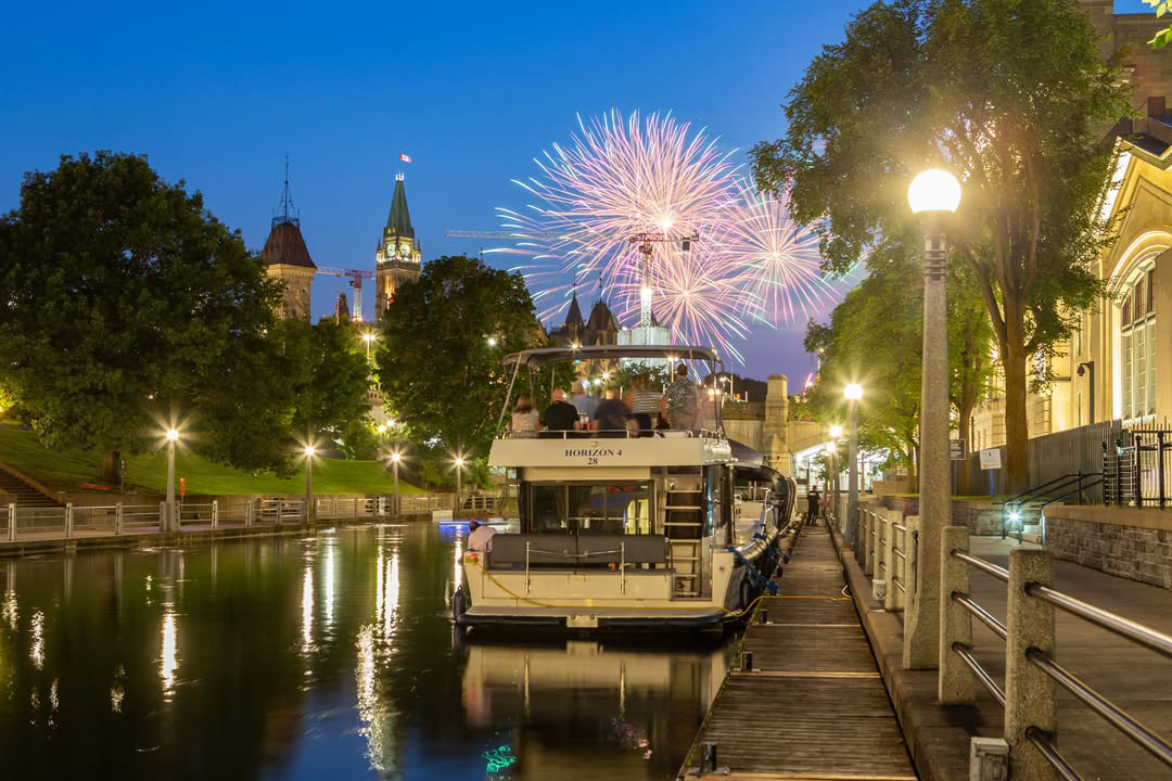 Happy New Year from all of us at Le Boat! 🎉 Here's to a year full of adventure, unforgettable memories, and smooth cruising ahead. Where will 2025 take you? 📷 #HappyNewYear #LeBoatAdventures #newyearnewdestinations 

Photo by Roland Bastarache