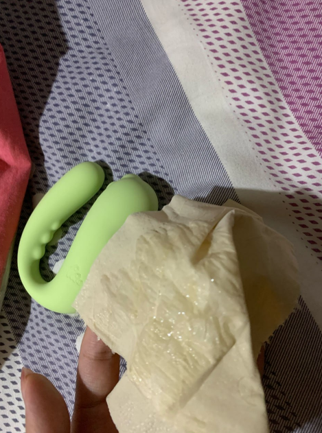 做了一個夢  夢見我喜歡的一位教練
剛準備在健身房浴室愛愛，然後就醒來了
發現自己流出好多分泌物
#一見鐘情   #健身房做愛 https://t.co/4zFDkMlw6J