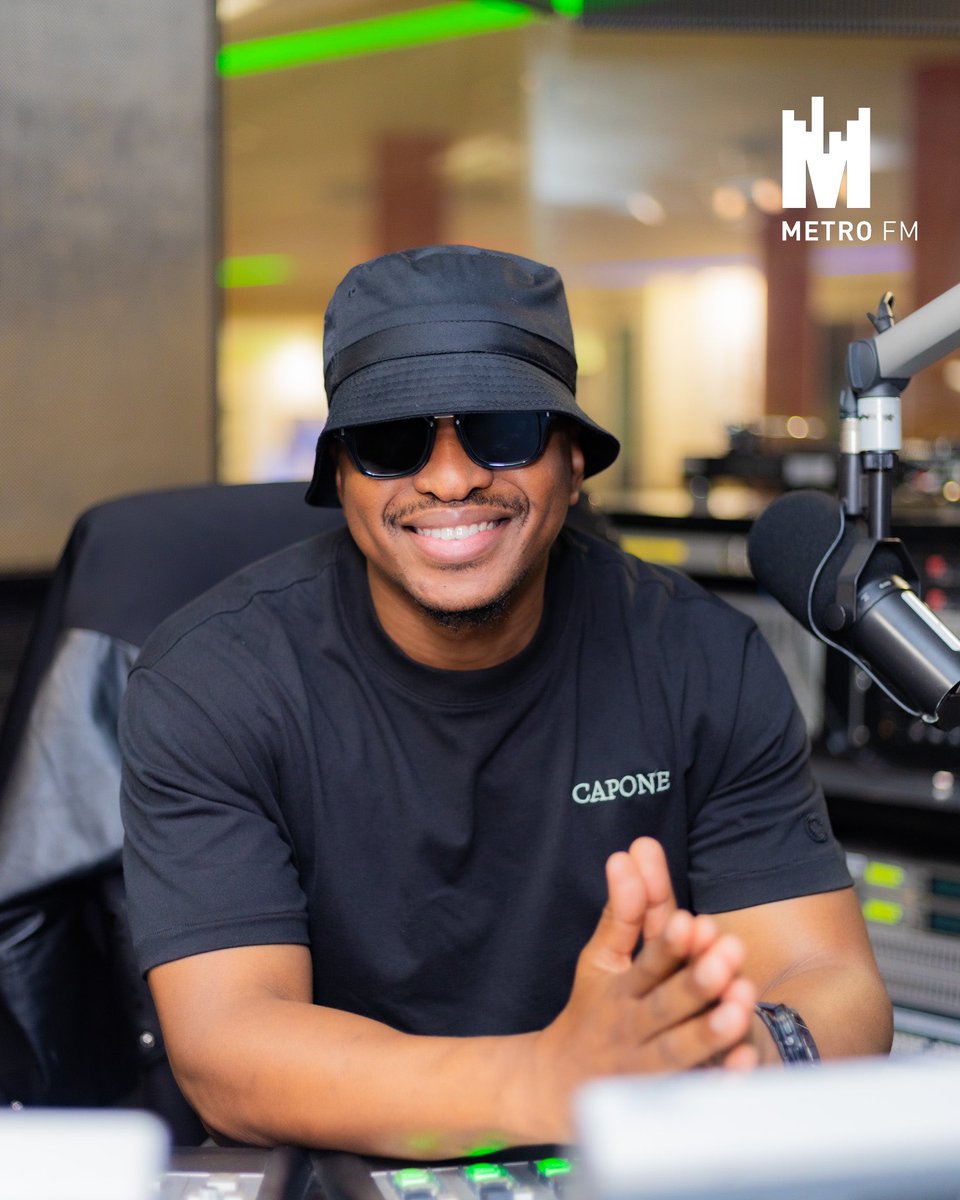 METROFMSA's tweet photo. Happy New Year METROFM FAMILY🎆🎇❤️

Are you tuned in to #METROFMSummerShow with @Naked_Dj  and @LamiezHolworthy ?

Tune in https://t.co/vtHenSL8IQ https://t.co/aO2gIaqXiJ