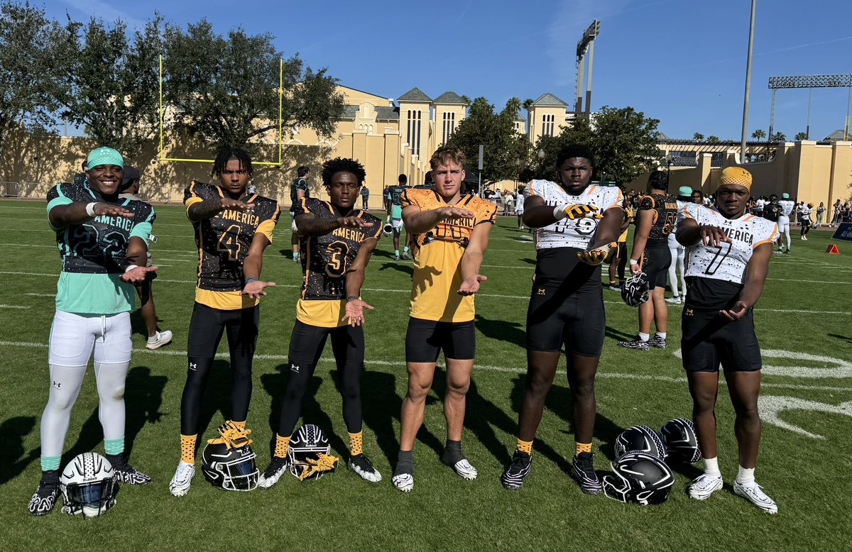 Swamp Party at the UA Practice🐊🐊
#GoGators🐊