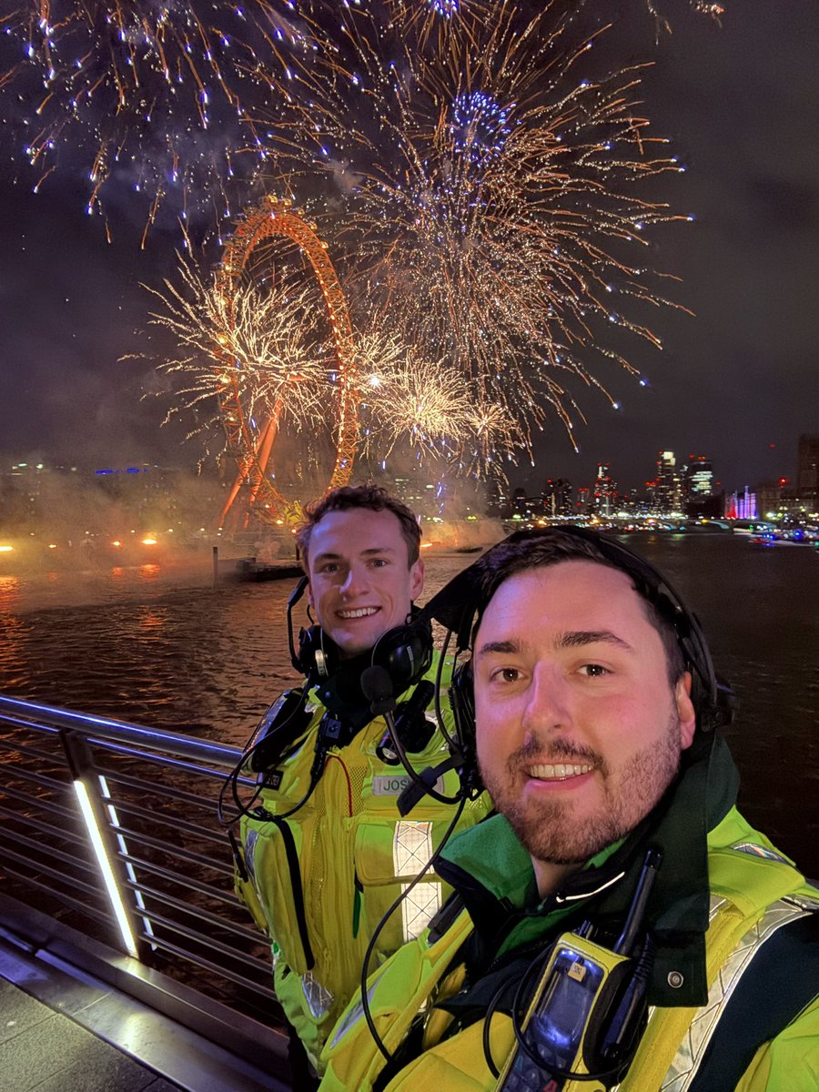 ∂૯૮ ∂૯×Ƭ૯૨ (@djdexter_) on Twitter photo Another NYE supporting the people of London! great night of joint working for <a href="/stjohnambulance/">St John Ambulance England</a> along with <a href="/Ldn_Ambulance/">London Ambulance Service</a>. Happy New Year! 💙💚 #sja #LAS #nye Another NYE supporting the people of London! great night of joint working for <a href="/stjohnambulance/">St John Ambulance England</a> along with <a href="/Ldn_Ambulance/">London Ambulance Service</a>. Happy New Year! 💙💚 #sja #LAS #nye