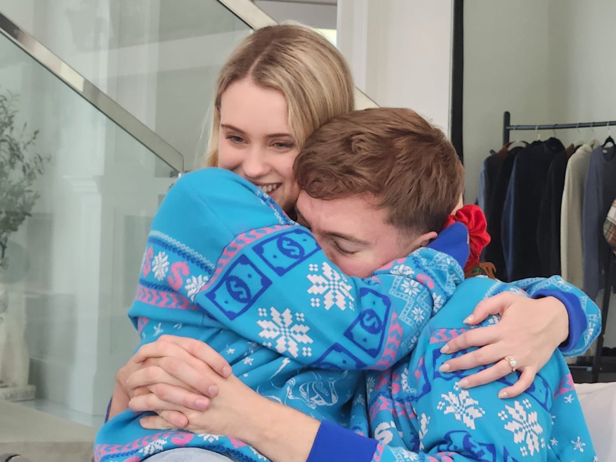 Thea Booysen tweet media