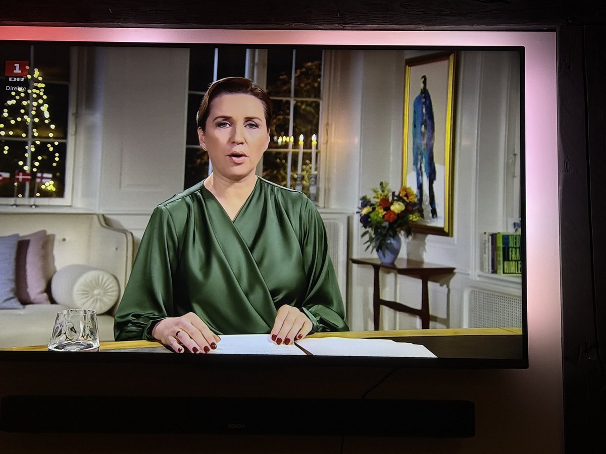 #Allebørnharrettilengodbarndom JA det siger sig selv, men det er altså ikke skærmen som giver en dårlig barndom! I burde som regering sikret vuggestuer og børnehaver i høj kvalitet, det gør I ikke? Det giver en dårlig barndom. Så ja tak til en god barndom, men den skal gælde alle