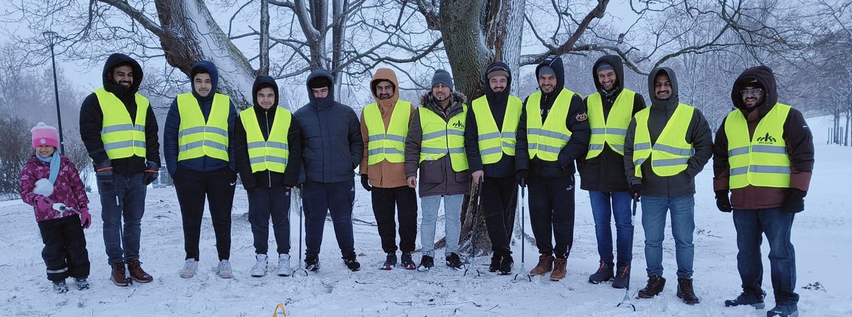 mkaSuomi's tweet photo. Kävimme yhdessä myös Helsingin Kaivopuistossa, mutta emme päässeet siivoamaan kovan sään vuoksi. #uusivuosi2025 https://t.co/Y3MECYMy7J