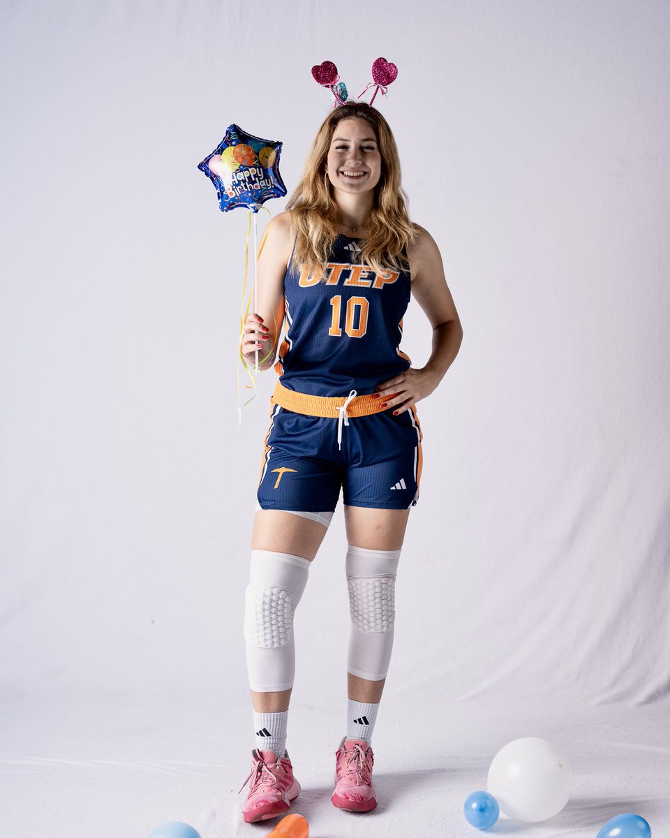 Join us in wishing a big 🎂 𝐇𝐀𝐏𝐏𝐘 𝐁𝐈𝐑𝐓𝐇𝐃𝐀𝐘 🎂 to our no. 10, Yagmur! 

doğum günün kutlu olsun! 🧡💙