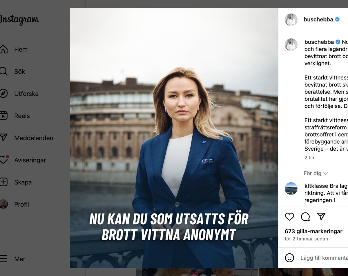 Förstår inte ministern själv lagen hon drivit igenom i riksdagen ...?
Nej, självklart kan inte målsäganden – ”den som utsatts för brott” – ”vittna anonymt” ens med den nya lagen.
Däremot kan från årsskiftet  den som bevittnat ett brott vittna anonymt.