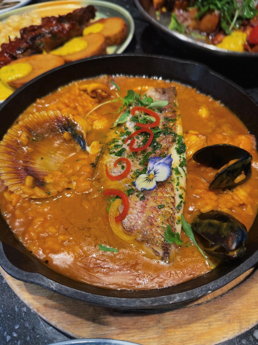 BasiaOnly's tweet image. Surprisingly good Peruvian food! This is my first time eating it and I didn't expect it to be so delicious。