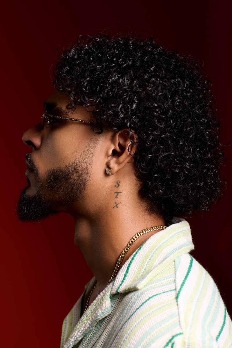 Kruziano1's tweet image. Toast up high for the ones who didn’t make it 🥂and for the ones who are … Don’t live the same year 75 times and call it a life - LIVE🍾 🎊 #HappyNewYear #BELIEVEIT 

📸  @junthecreative