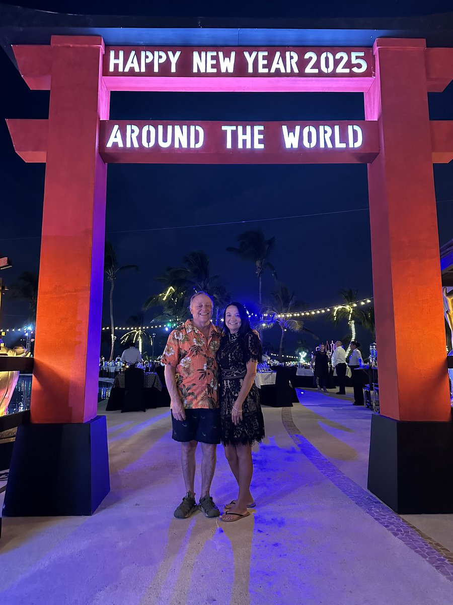 berno79's tweet photo. #HappyNewYear2025 #secretsmanora #Cancun https://t.co/GWBktpvkZS