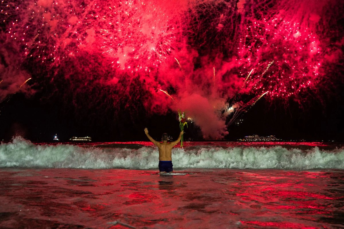 LOrientLeJour's tweet photo. 📸 [#Diaporama] Tour d'horizon en images des célébrations du Nouvel An 2025 à travers le monde à découvrir ici : https://t.co/3eVh7jwo13 https://t.co/iRUINtv7qv