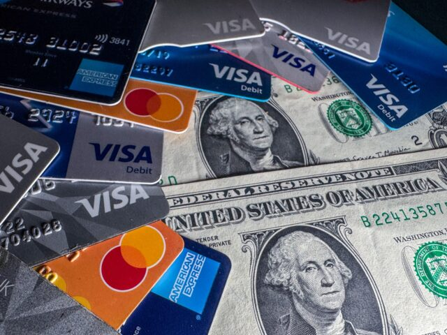 Fxhedgers's tweet photo. CREDIT CARD DEFAULTS SPIKE TO HIGHEST LEVEL SINCE AFTERMATH OF 2008 FINANCIAL CRISIS (Breitbart)

American credit card defaults have risen to the highest levels since the aftermath of the 2008 financial crisis as consumers grapple with years of high inflation.

Full article:
https://t.co/OUedZCWXZm