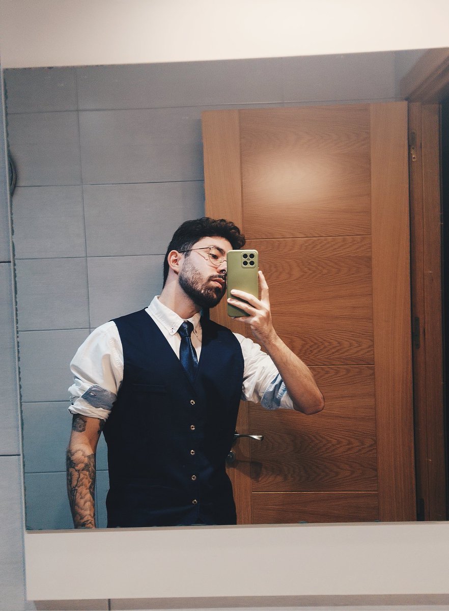 Rubenpm12_'s tweet photo. 🤵🏻🍸 https://t.co/O3vpTHp0Hw