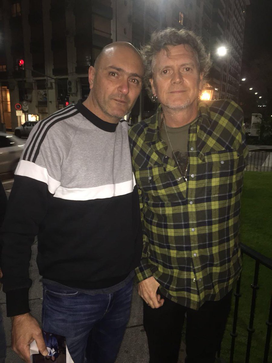 PabloDaclas's tweet photo. @DefLeppard @rickallenlive 
Buenos Aires, Argentina ✅️ 
1997 • 2017 • 2023 🔥 ✌️ 🇦🇷 🌻 💚 https://t.co/N97DFhrmBM