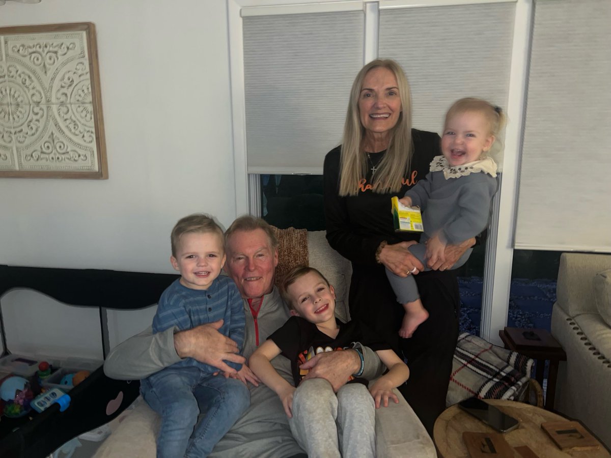 Happy New Year to all (especially our loyal Bison listeners) from my crew to yours 🎉🎈🍻