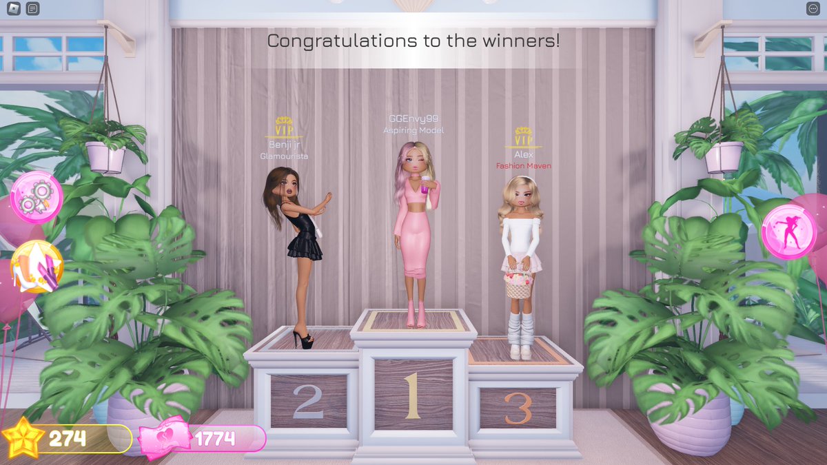GG__Envy's tweet photo. Some fits from DTI 

Finally cleaning out my pc space 

#DTI #DressToImpress #ROBLOX https://t.co/SuwEVTmfdw