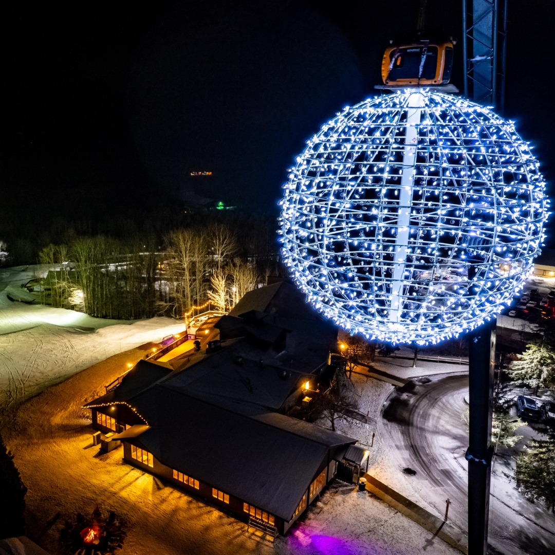 What a night! 🎆 Here comes 2025! If you were with us last night, we would love to see some of your epic pics 📸 too! Here's to making memories to last a lifetime. 
🔗treetops.com/ski-snow/repor… 

#treetopsresort #gaylordmi #newyears #2025 #skiresort #nyecelebration #fireworks #no...