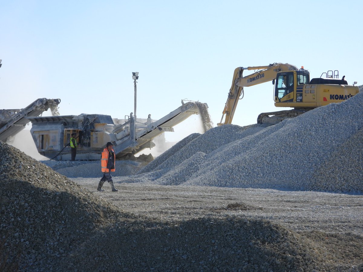 Meanwhile, on the ground, this is how the Minister cares for the protected areas and the environment. This picture is taken from one of the most important PAs in Albania, in Narta lagoon, just in Vjosa’s river delta where Vlora International Airport is under construction!