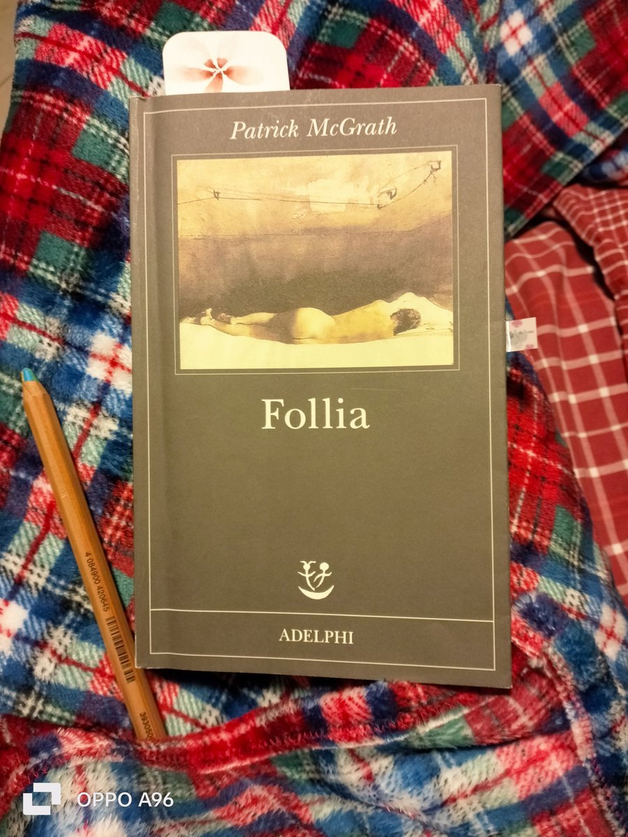 LaPecoraNera8's tweet photo. Era come se l'avessero rubata, quella felicità, anzi come se l'avessero trovata per caso e se la fossero portata via di corsa, perché in realtà apparteneva a qualcun altro e loro non ne avevano alcun diritto. ⬇️
#follia
#patrickmcgrath
@adelphiedizioni https://t.co/AmczNDuIFl