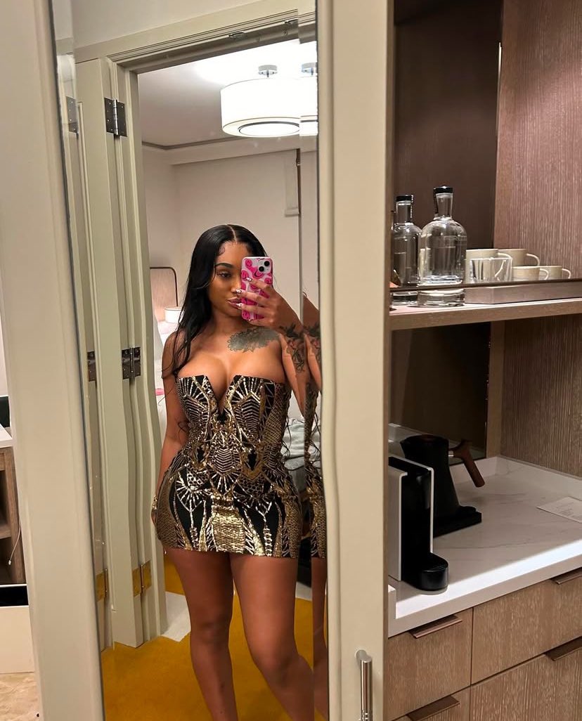 Janiameshellcurls tweet media