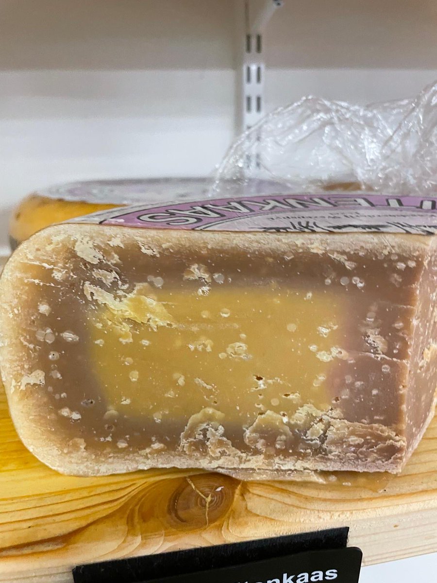 Wezenspyk's tweet photo. Dit stukje overjarige #geit ga ik raspen voor over de #spaghetti. https://t.co/To70yLmFB8