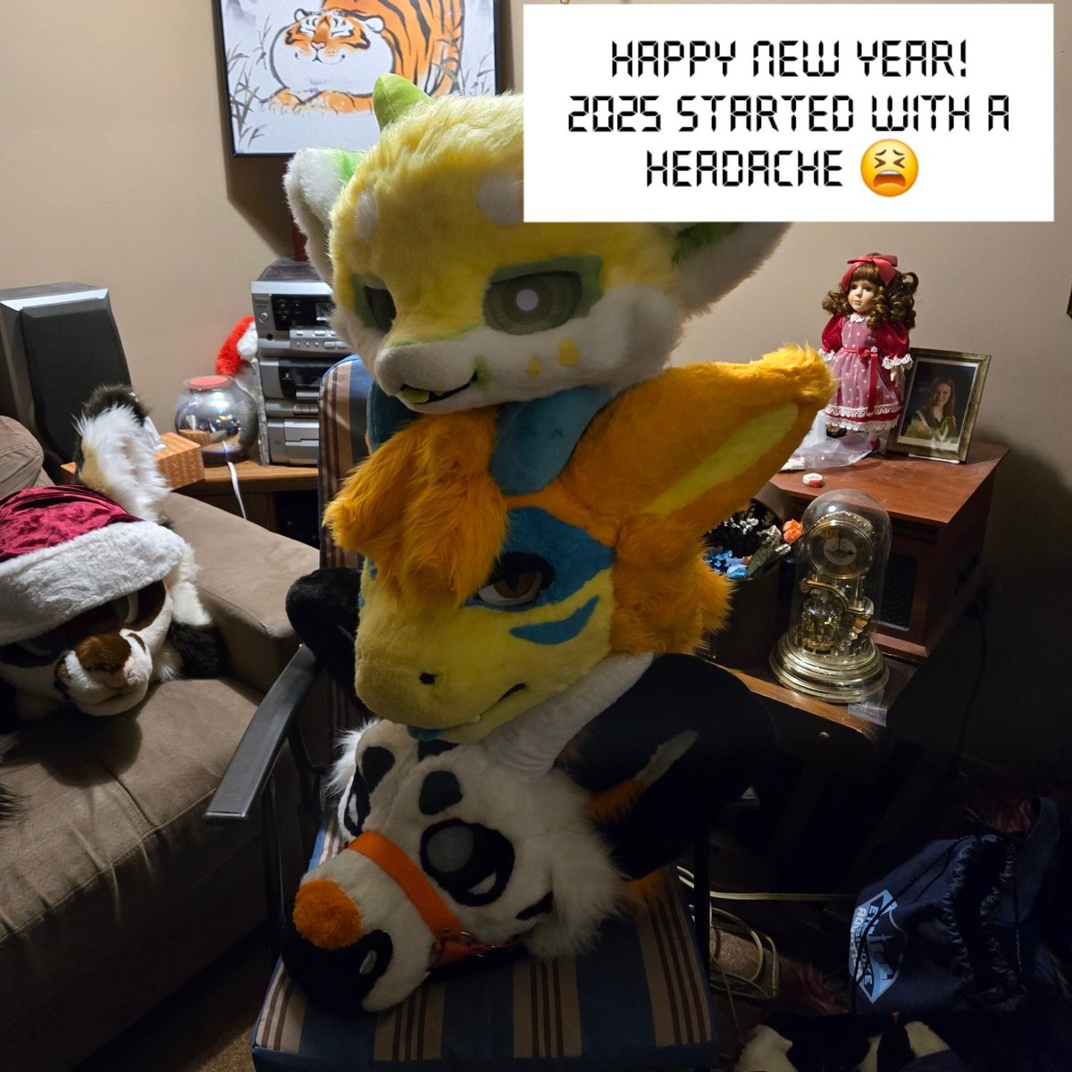 ThatOrangeNardo's tweet photo. HAPPY NEW YEARS

#furry #furryfandom #fursuit #fursuiter #NewYears2025 https://t.co/YB7hDmpbgE