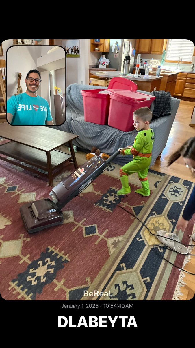 SonAbeyta's tweet photo. Train ‘em young 😉 https://t.co/uqVMqGAcHp https://t.co/jrV0akKPwU