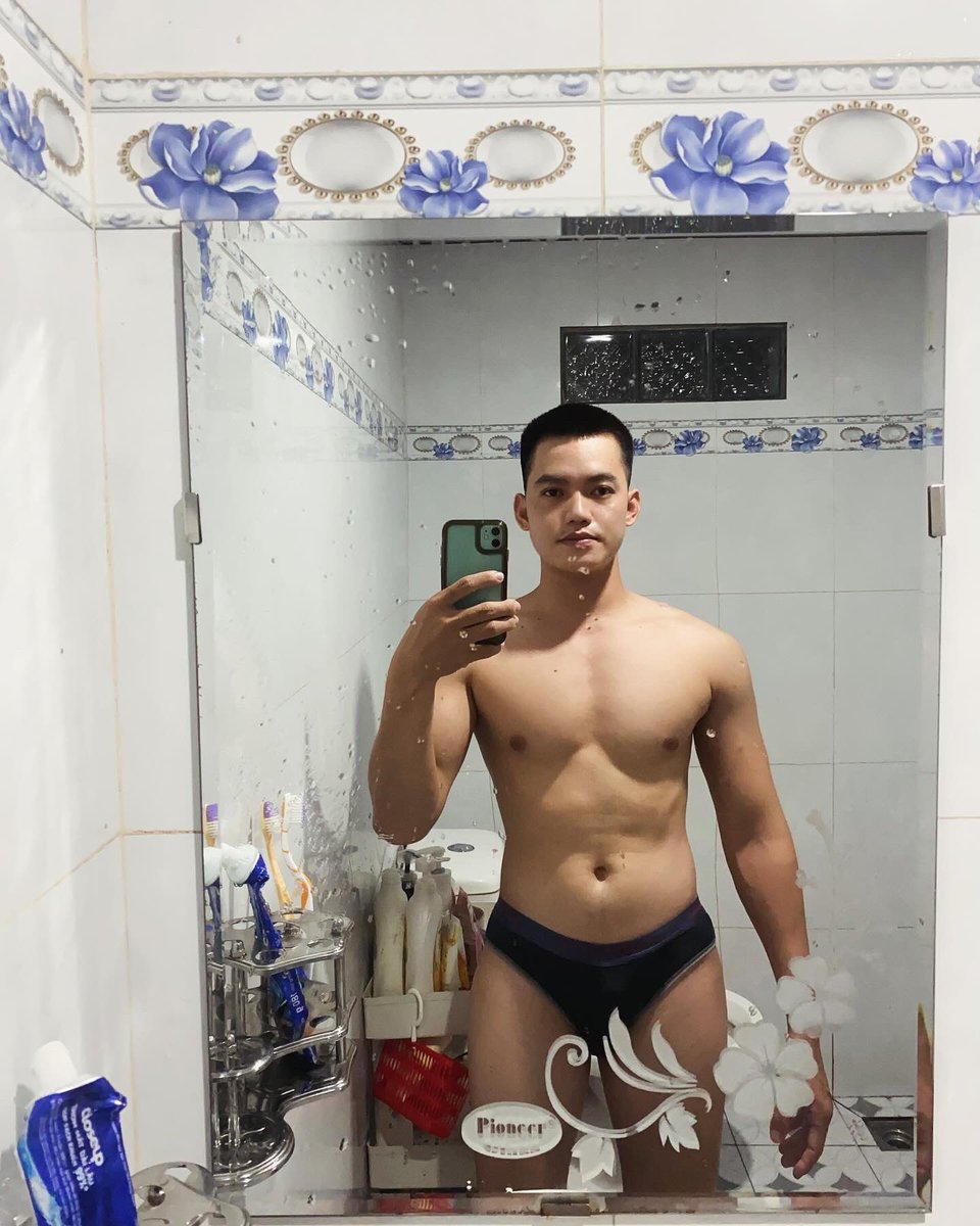 xxx_phap's tweet photo. Cần 1 em vợ đào to to 🍑🍑 https://t.co/raPlQljc7X