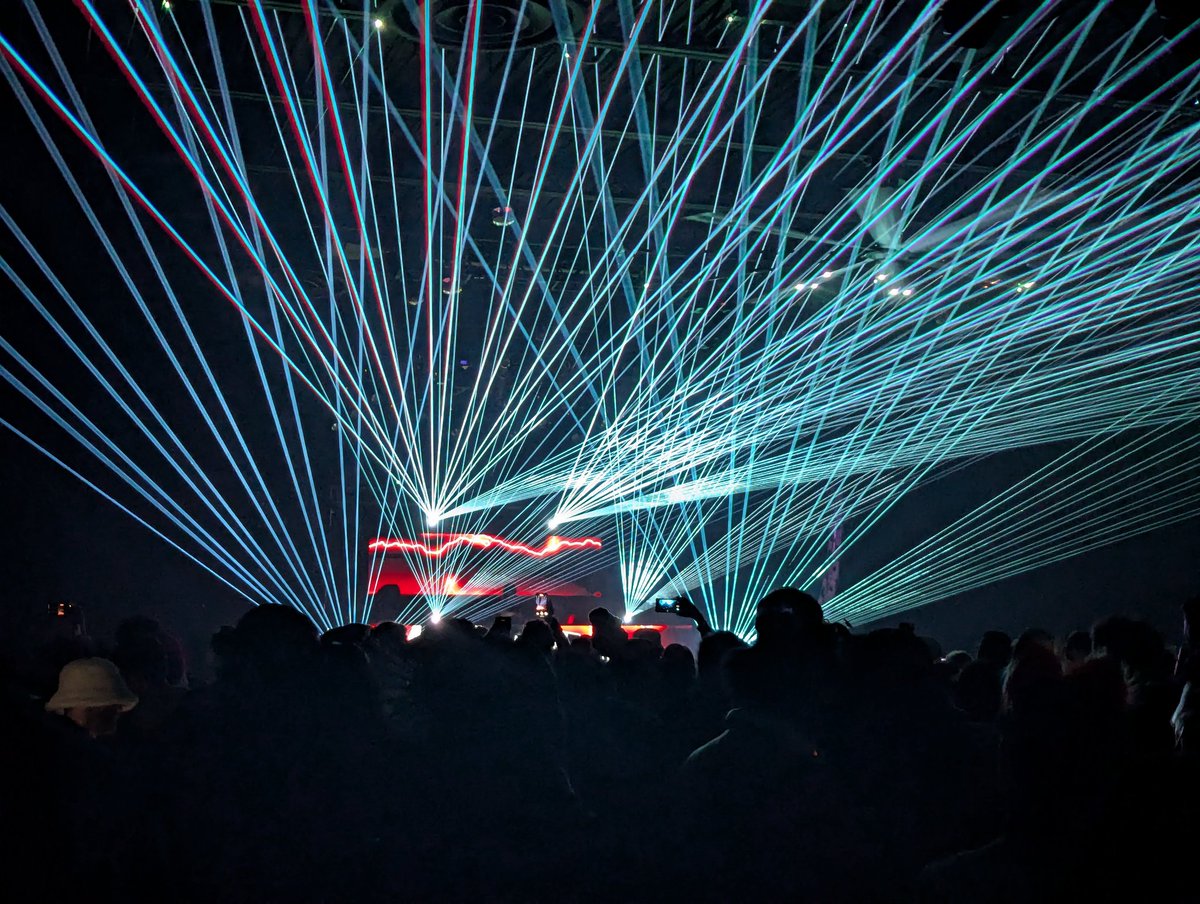 NYE rave was a blast. A huge thanks to all the friends who pulled up with me. Here's to rekindling old relationships and being true to myself with the new ones in '25