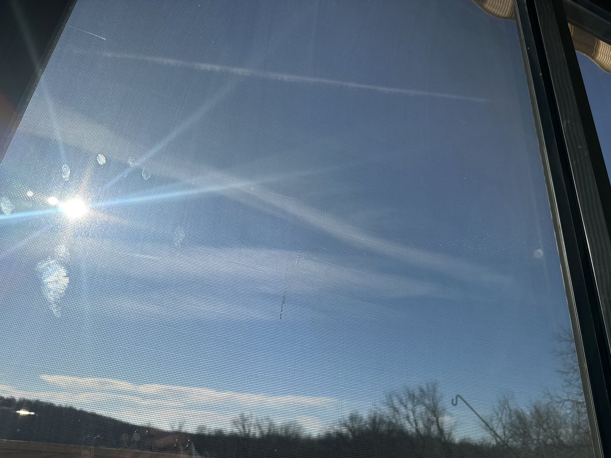jdKC2024's tweet photo. @Fynnderella1 Same in rural KS today!!  I’ve been sitting here thinking about it and then saw this post. Had to share! Time of pics…8:09am, 10:28am and 11:58am CST 🤬 https://t.co/8Na7VolIit