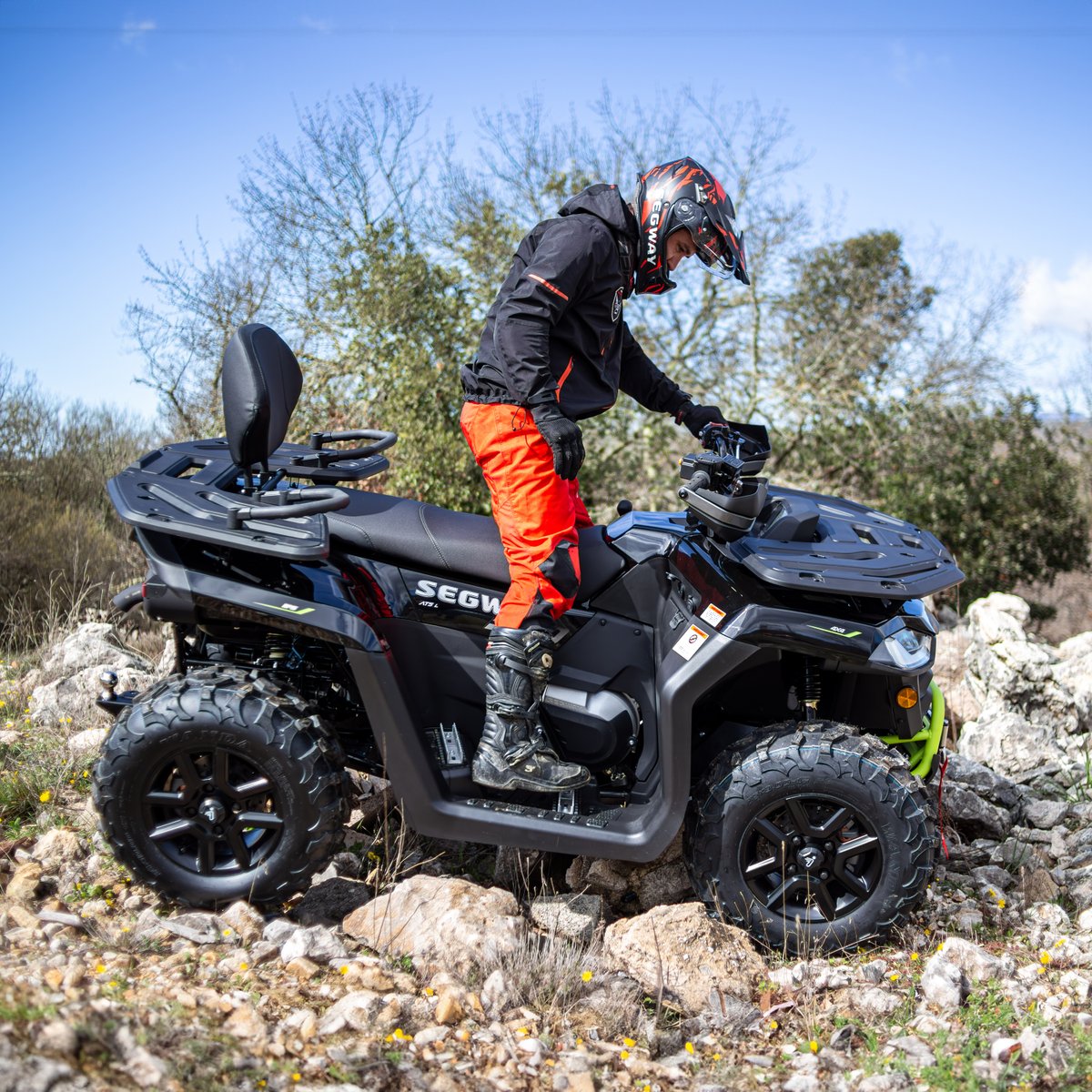 Head into the New Year with Segway AT5L!

Combining a strong and torquey 499cc engine (38 hp) with a light and agile chassis AT5L ticks all the boxes plus adds a big dose of connectivity and smart features through our Segway Powersports app.