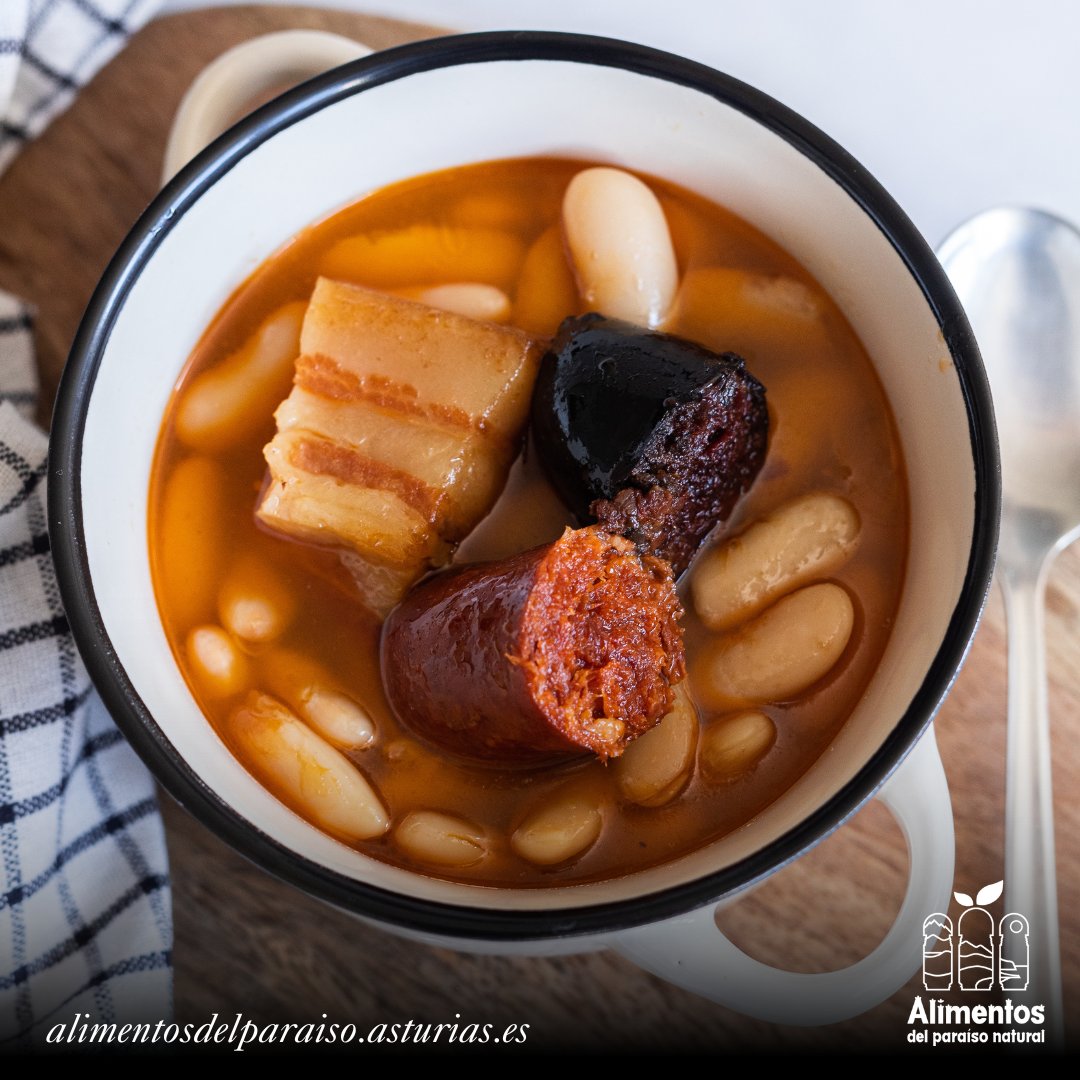 Si tu güela dice que no hay mejor manera de empezar el año que con un reconstituyente plato de fabas. ¿Quién somos nosotros para contradecirla?

<a href="/FabaAsturiana/">Faba Asturiana IGP</a>