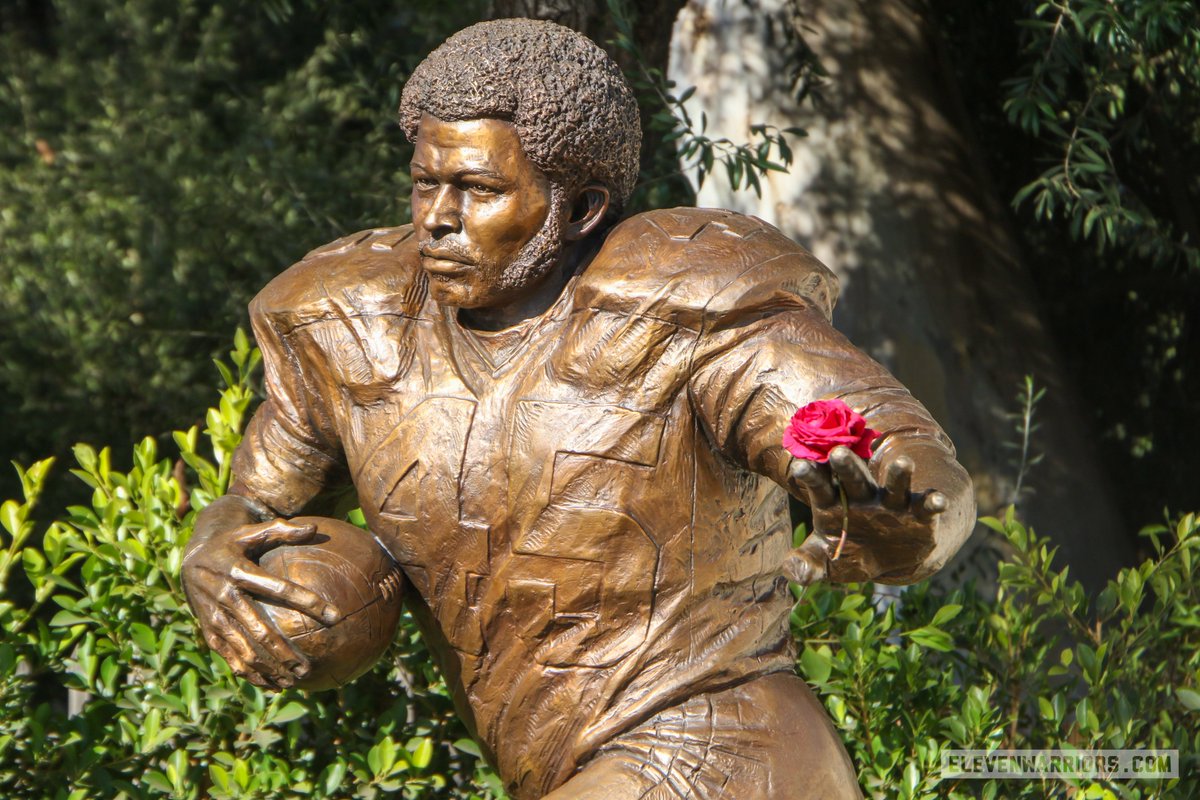 Found the Archie Griffin statue at the Rose Bowl.