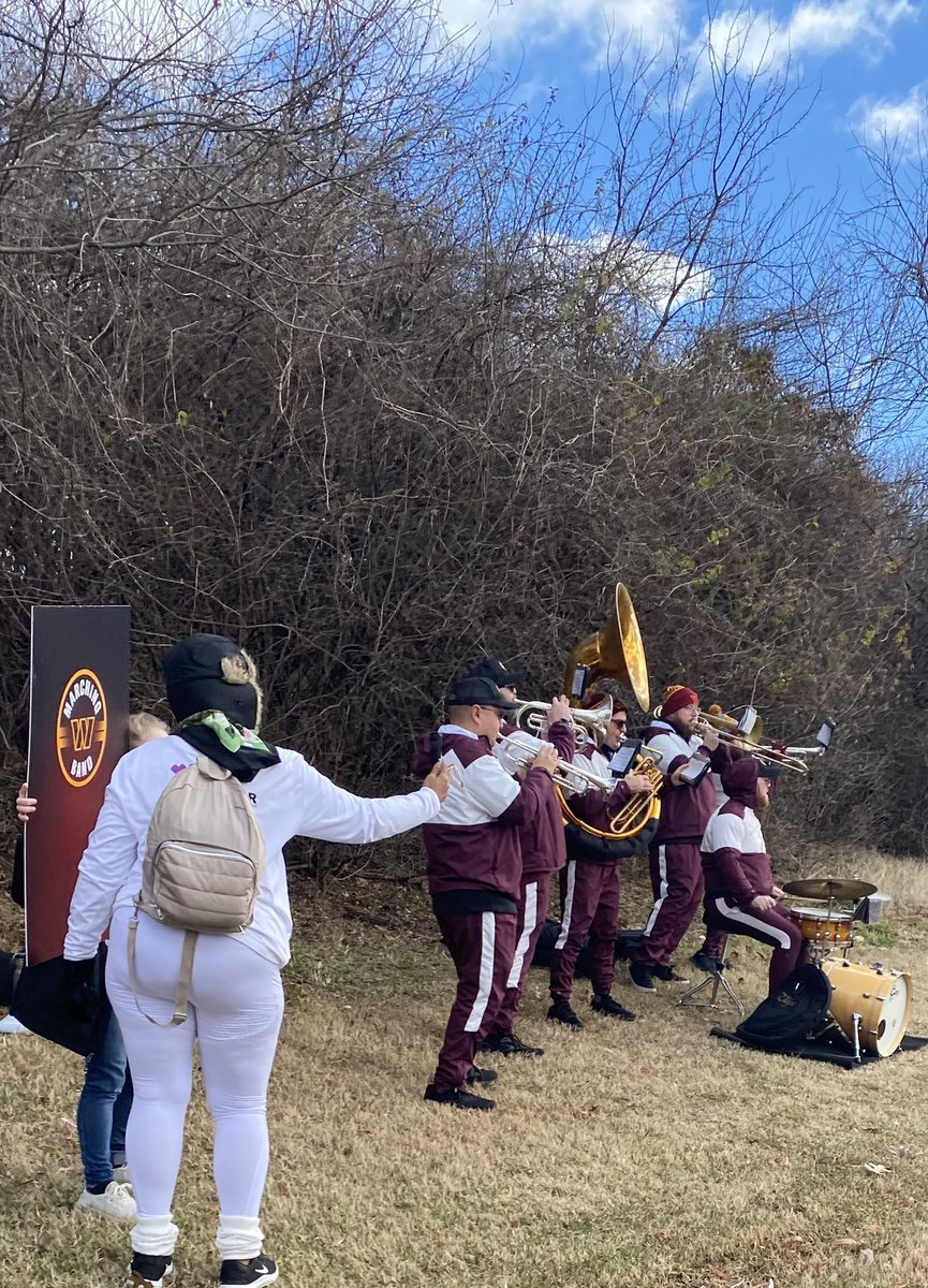 Perfect way to spend first day of 2025! Thank you <a href="/MayorBowser/">Mayor Muriel Bowser</a> and <a href="/DCDPR/">DC Parks & Recreation #WhereFunHappens</a> for an amazing #Freshstart5K in #Anacostia! Surprise on mile 1 <a href="/Commanders/">Washington Commanders</a> Marching Band members! 🥁🎶🚶🏾‍♀️🏃🏾‍♀️💪🏾