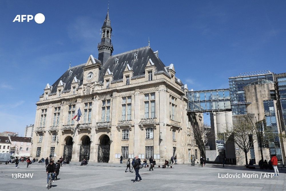 🇫🇷  Saint-Denis devient la deuxième ville d'Île-de-France sans effacer les tensions #AFP
➡️ u.afp.com/5t5X